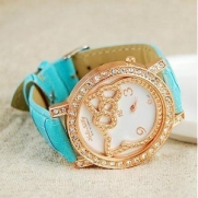 Hello Kitty Watch Rose Gold Rhinestone Watch Blue with Red Heart Love Necklace
