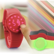 Abco Tech Newest Fashion Led Digital Finger Touch Screen Red Light 3 Colors Good Quality silicone LED Watch (Green)